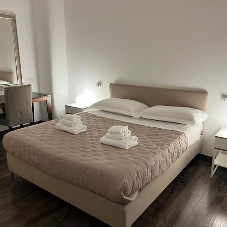 Central Apartment Matera Bagian luar foto
