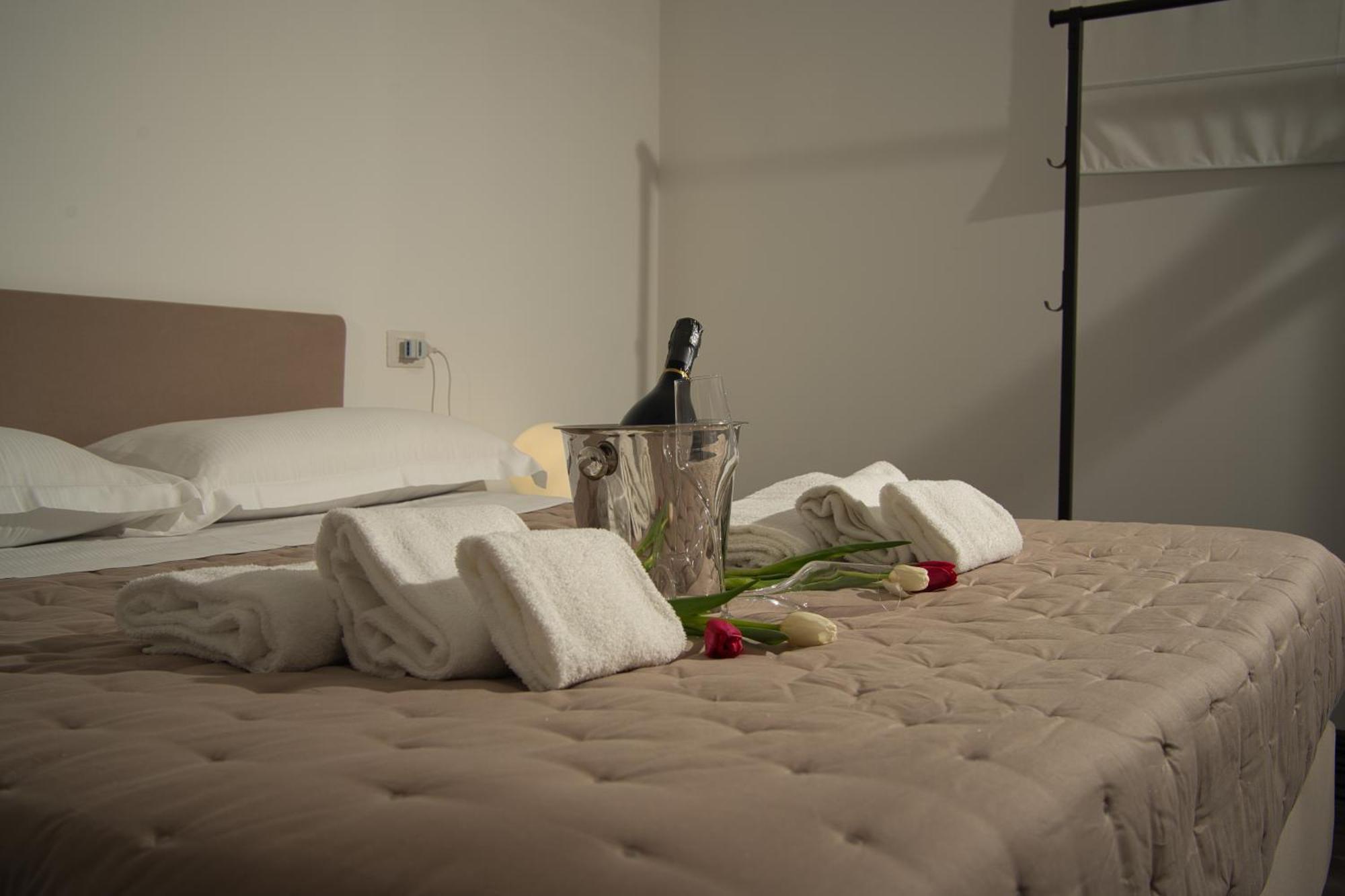 Central Apartment Matera Bagian luar foto