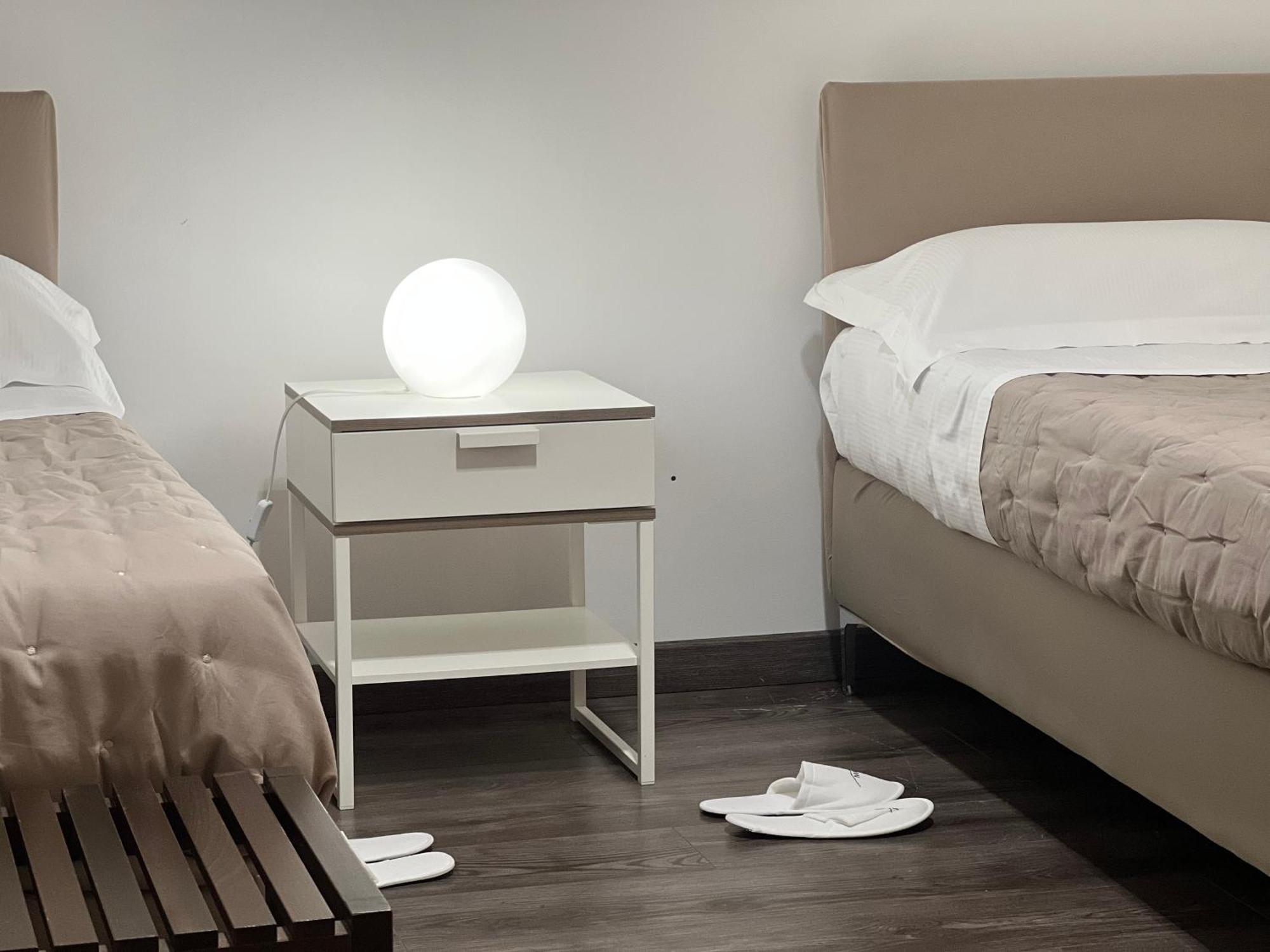 Central Apartment Matera Bagian luar foto